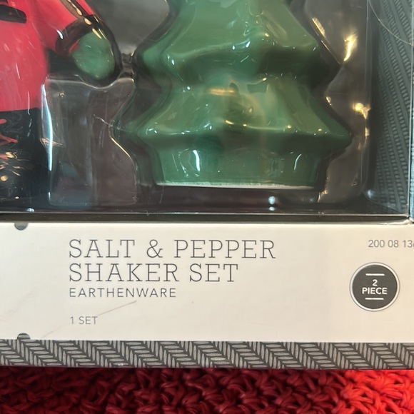 Threshold Salt & Pepper Shaker Set  NIB - Picture 5 of 6
